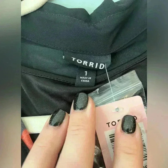 NWT torrid black Floral dress size 1 - Picture 4 of 7